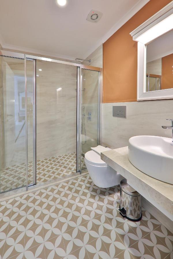 Lora Kas Hotel Екстер'єр фото